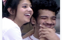 Anjali Arora And Munawar Faruqui New Video Status