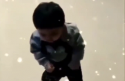 છોટે પુષ્પા! આ નાનકડા બાળકે પુષ્પા મુવીના "શ્રીવલ્લી" સોંગ પર કર્યો જબરદસ્ત ડાન્સ